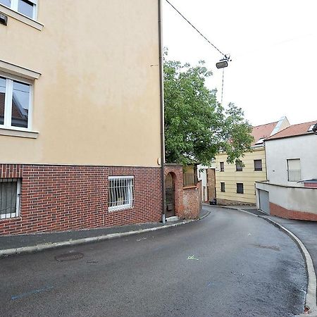 Pure Apartman Печ Экстерьер фото