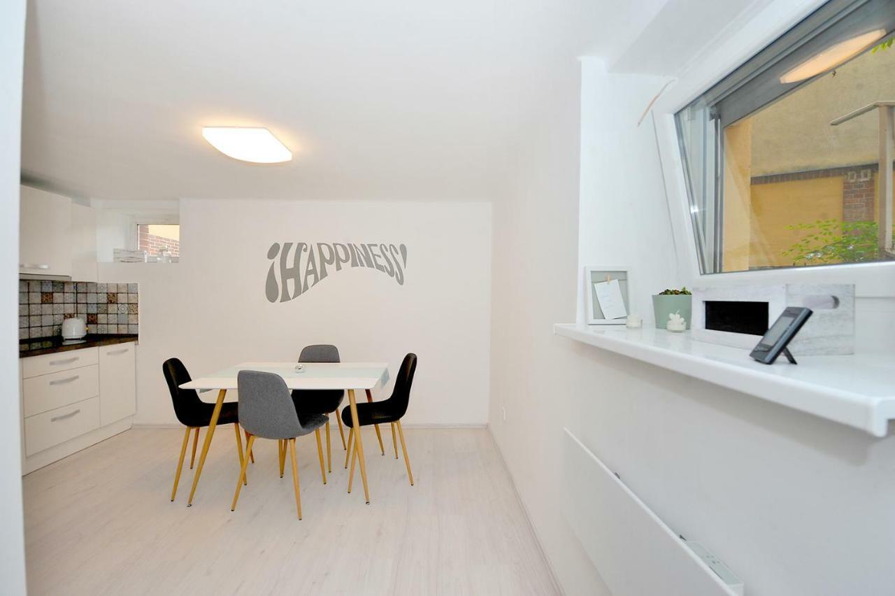 Pure Apartman Печ Экстерьер фото